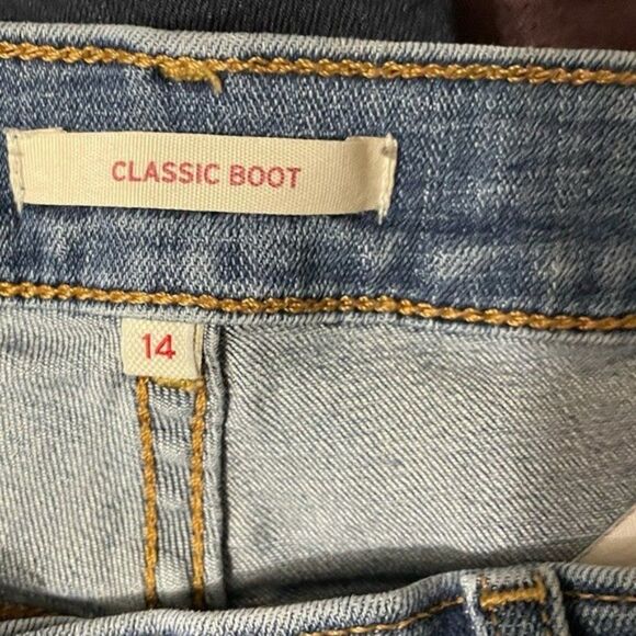 Levi’s Plus Size Mid Rise Classic Boot Jeans - Picture 5 of 5